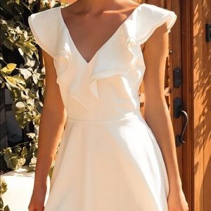 Beautiful white dress with ruffle cap sleeves ❤️